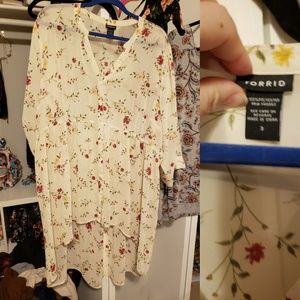 TORRID SIZE 3 CHIFFON HI LOW TOP